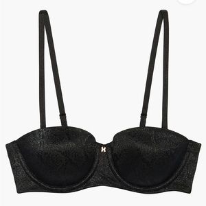 Savage X Fenty, Snake Lace Strapless Bra.